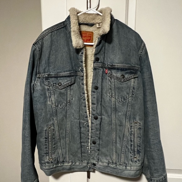 Levi Sherpa jacket large